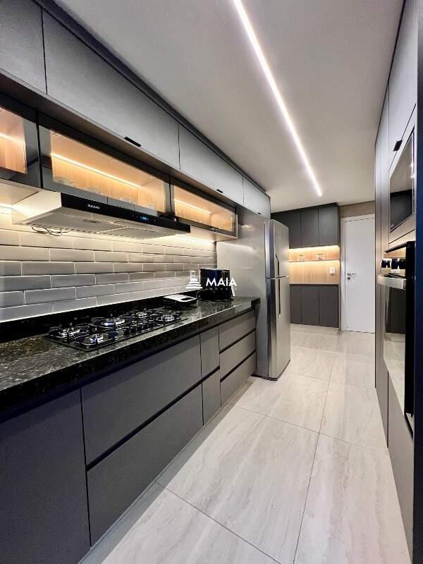 Apartamento à venda no Mercês: 