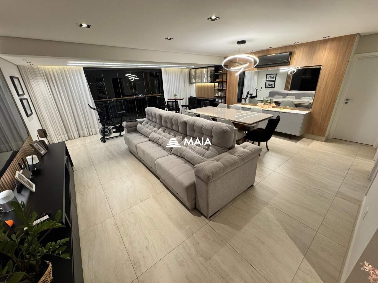 Apartamento à venda no Mercês: 