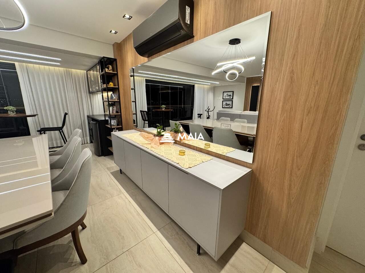 Apartamento à venda no Mercês: 