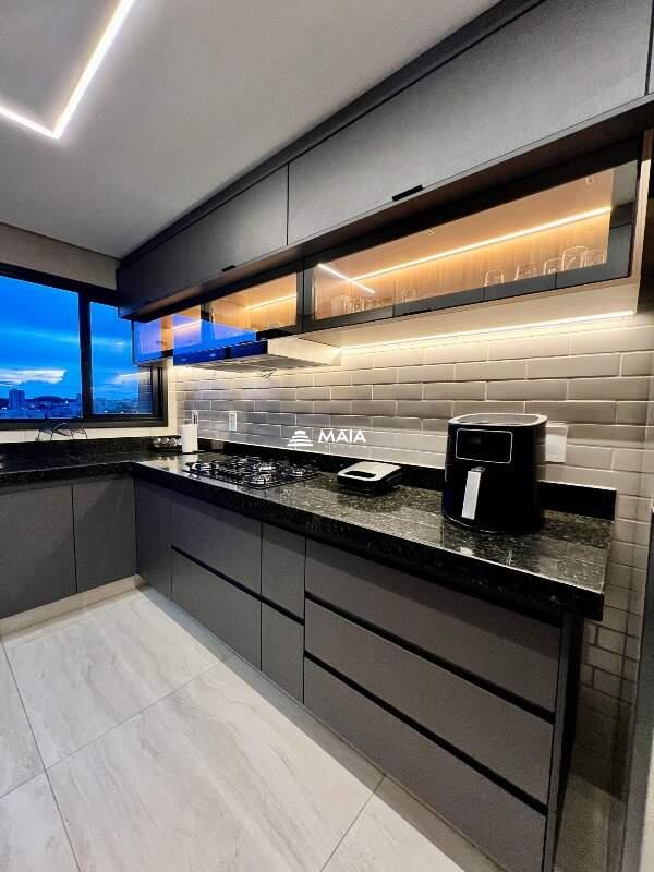 Apartamento à venda no Mercês: 