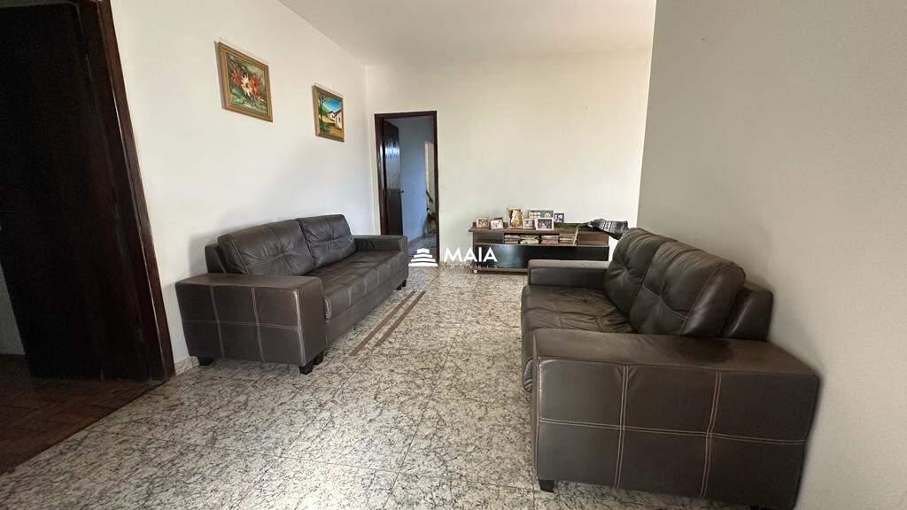 Casa à venda no bairro Estados Unidos