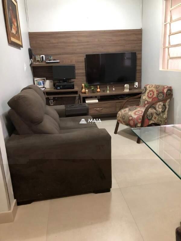 Casa à venda no bairro Parque das Américas 