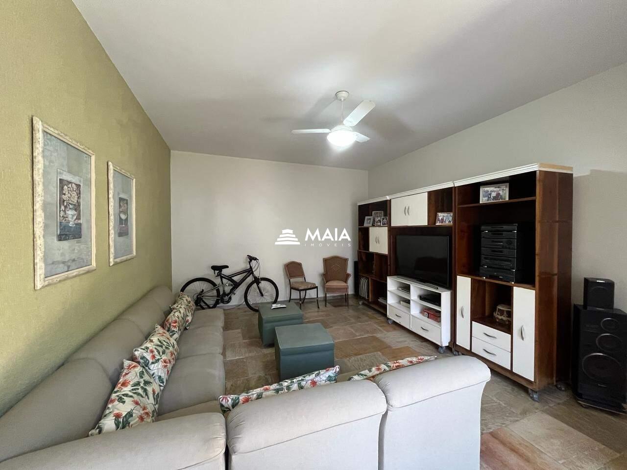 Casa à venda no bairro Centro