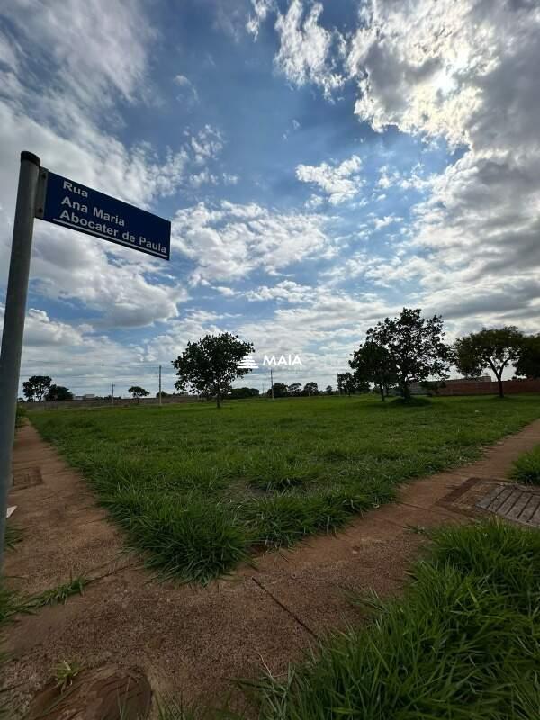 Terreno/Área à venda no Parque das Laranjeiras II: 