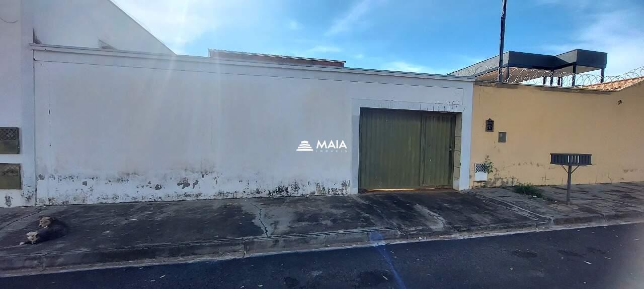 Terreno/Área à venda no Antonia Cândida: 