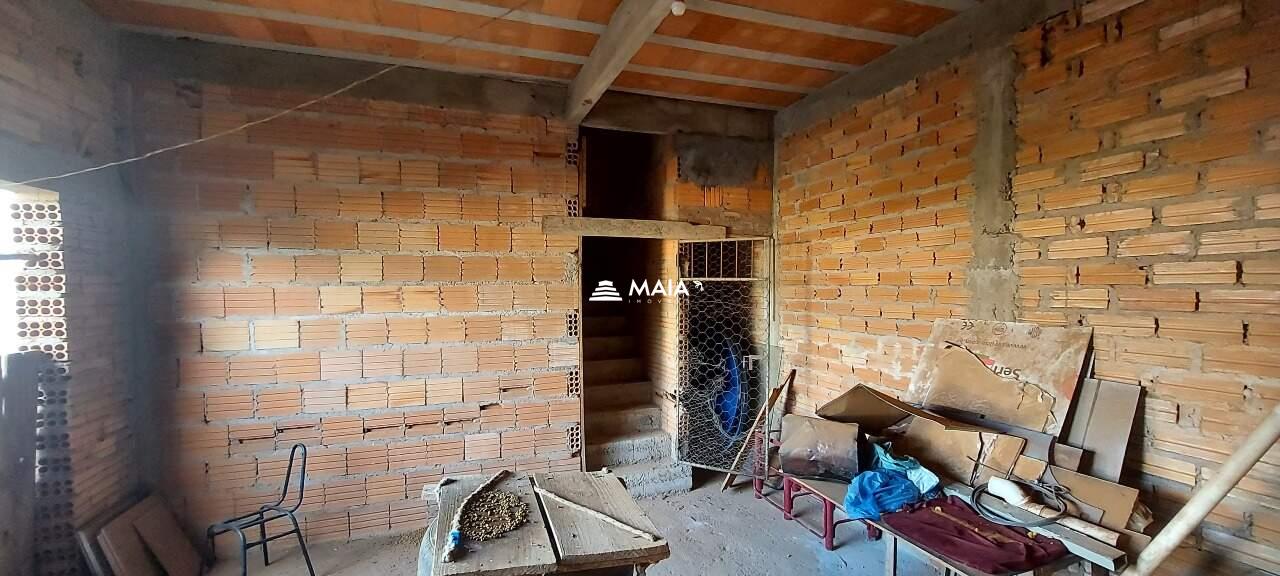 Terreno/Área à venda no Antonia Cândida: 