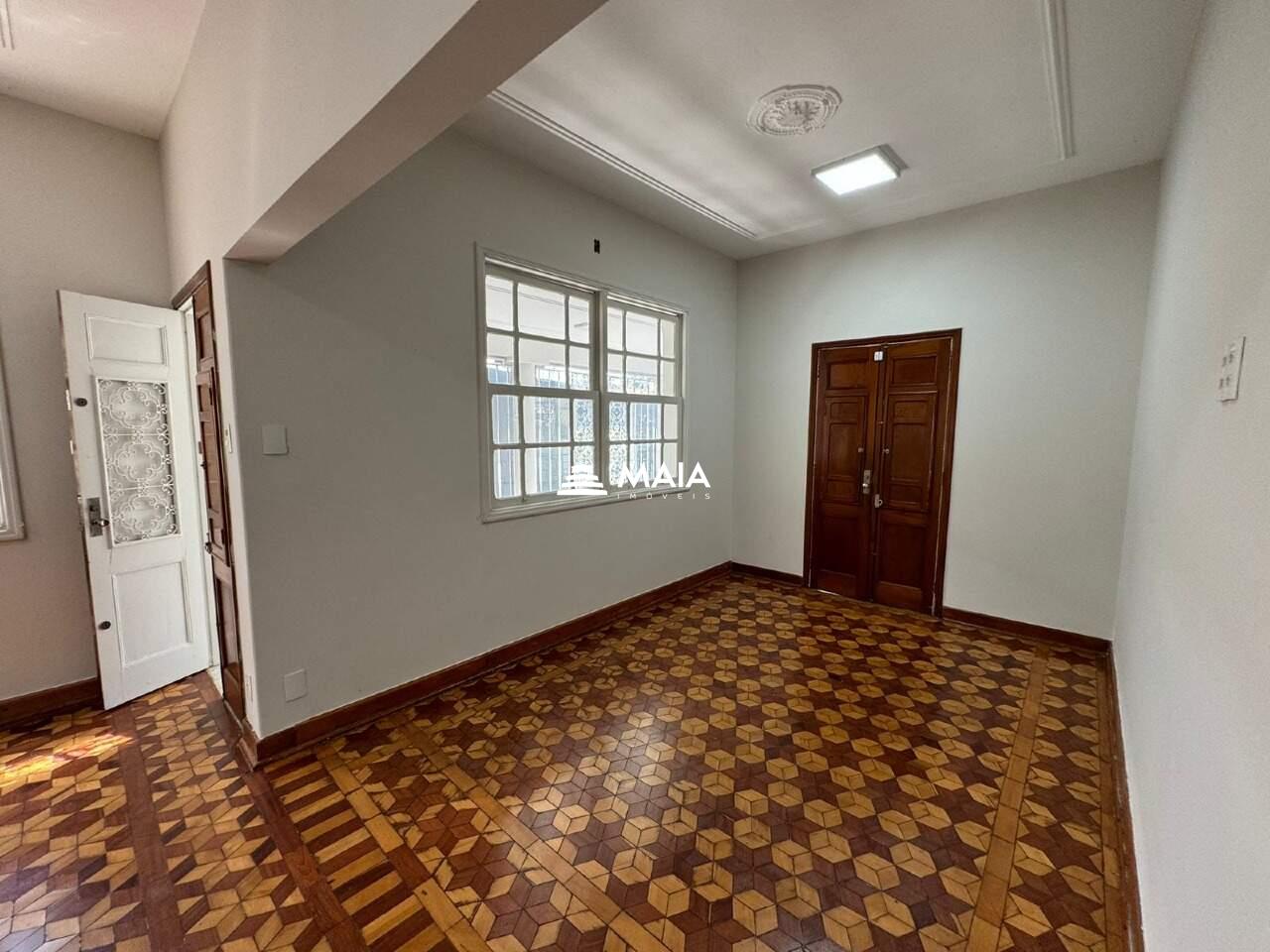 Casa à venda no Centro: 