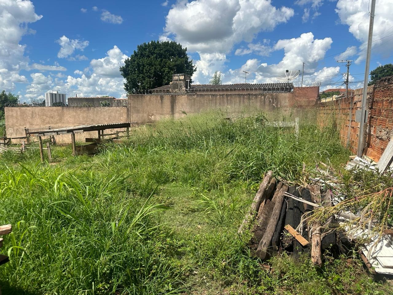 Terreno/Área à venda no Nossa Senhora da Abadia: 