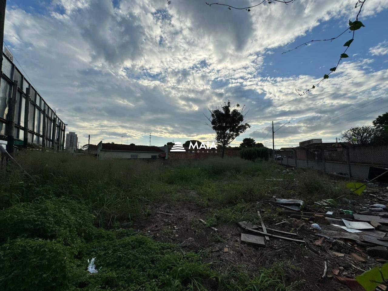 Terreno/Área para aluguel no Santa Marta: 