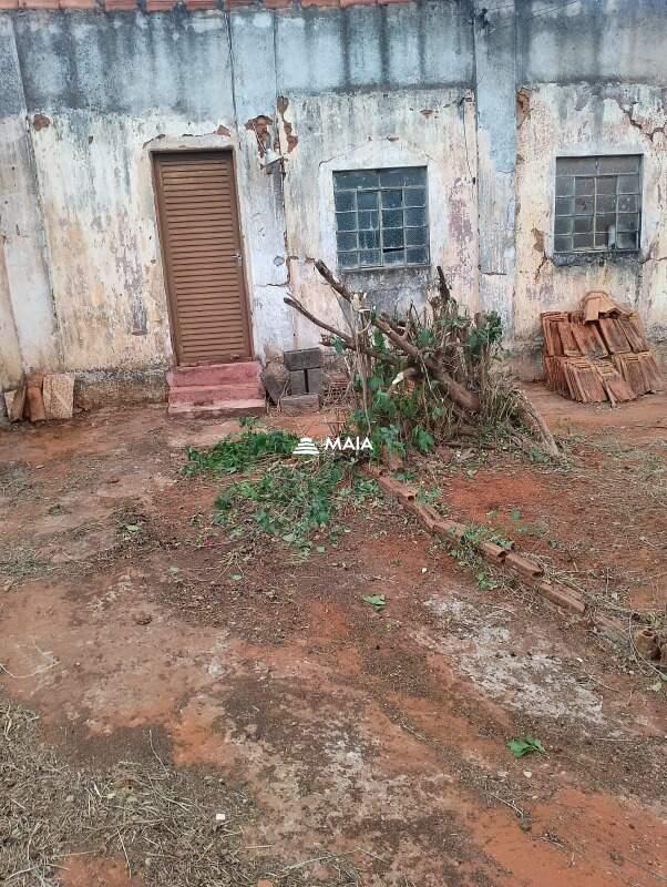 Terreno/Área à venda no Fabrício: 