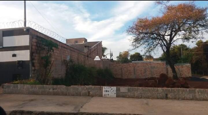 Terreno à venda no bairro Jardim Maracanã