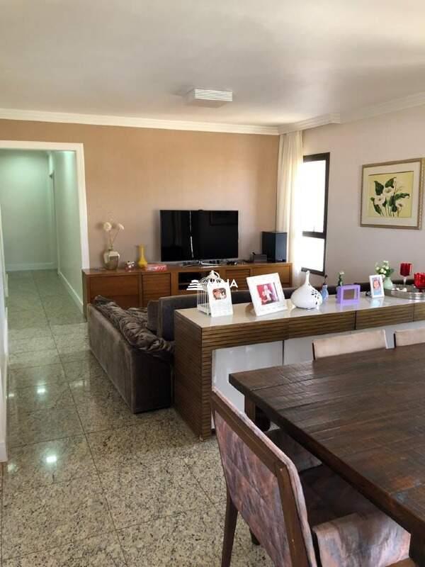 Apartamento à venda no Mercês: 