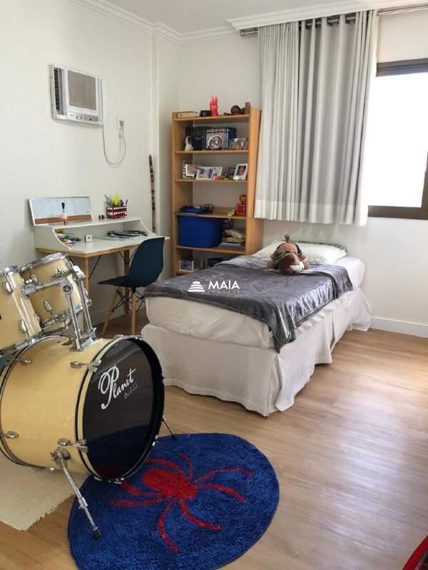 Apartamento à venda no Mercês: 