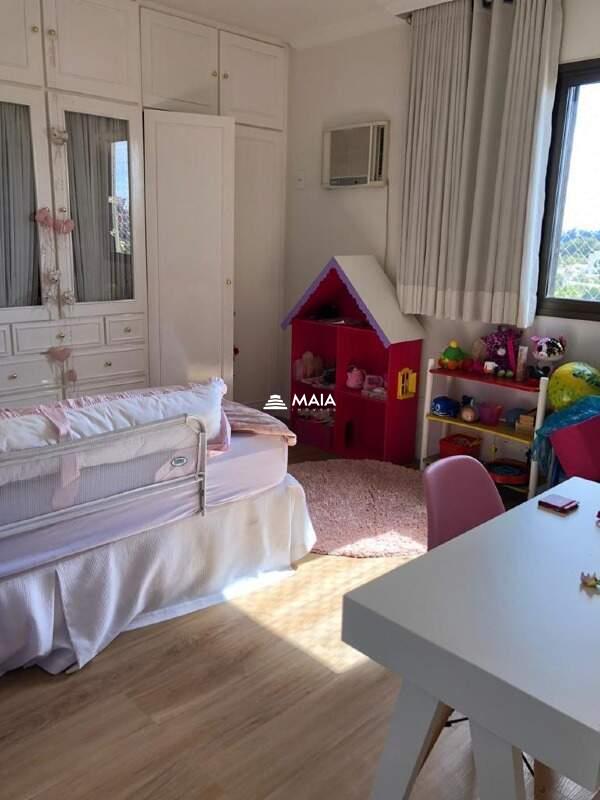 Apartamento à venda no Mercês: 