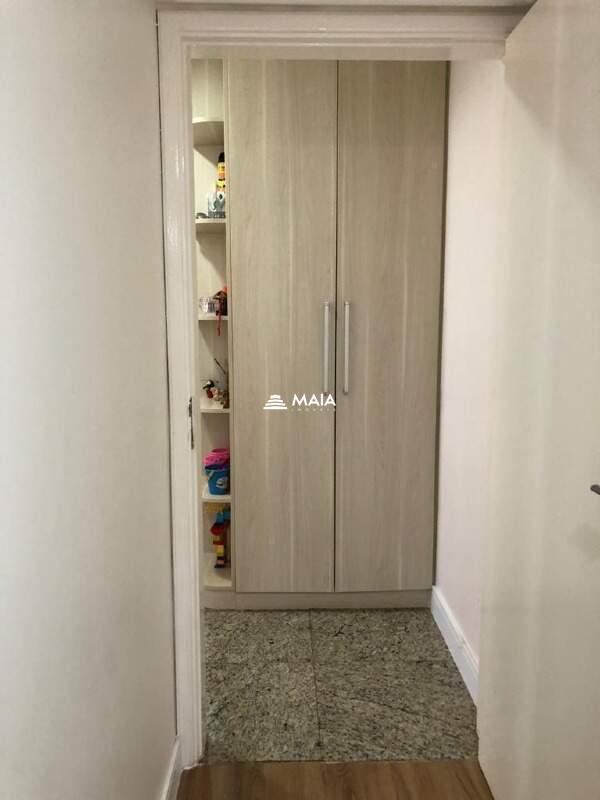 Apartamento à venda no Mercês: 