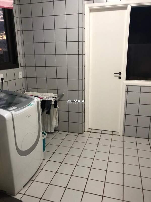 Apartamento à venda no Mercês: 