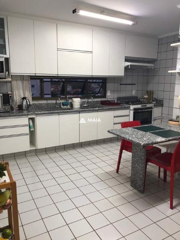 Apartamento à venda no Mercês: 