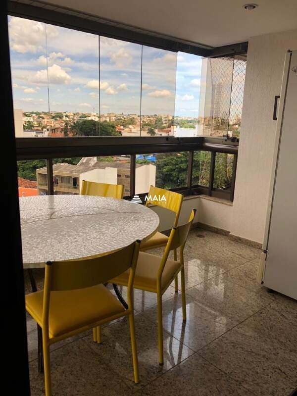 Apartamento à venda no Mercês: 