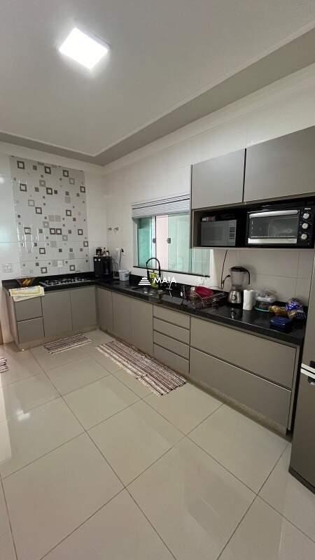 Casa à venda no Jardim Nenê Gomes: 