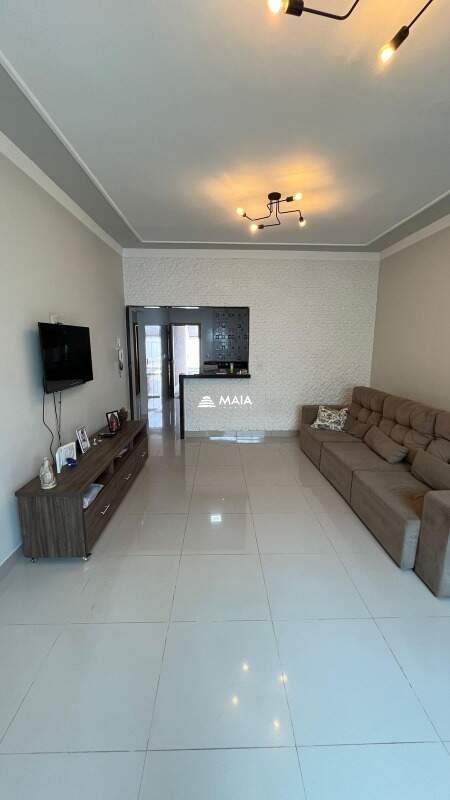 Casa à venda no Jardim Nenê Gomes: 