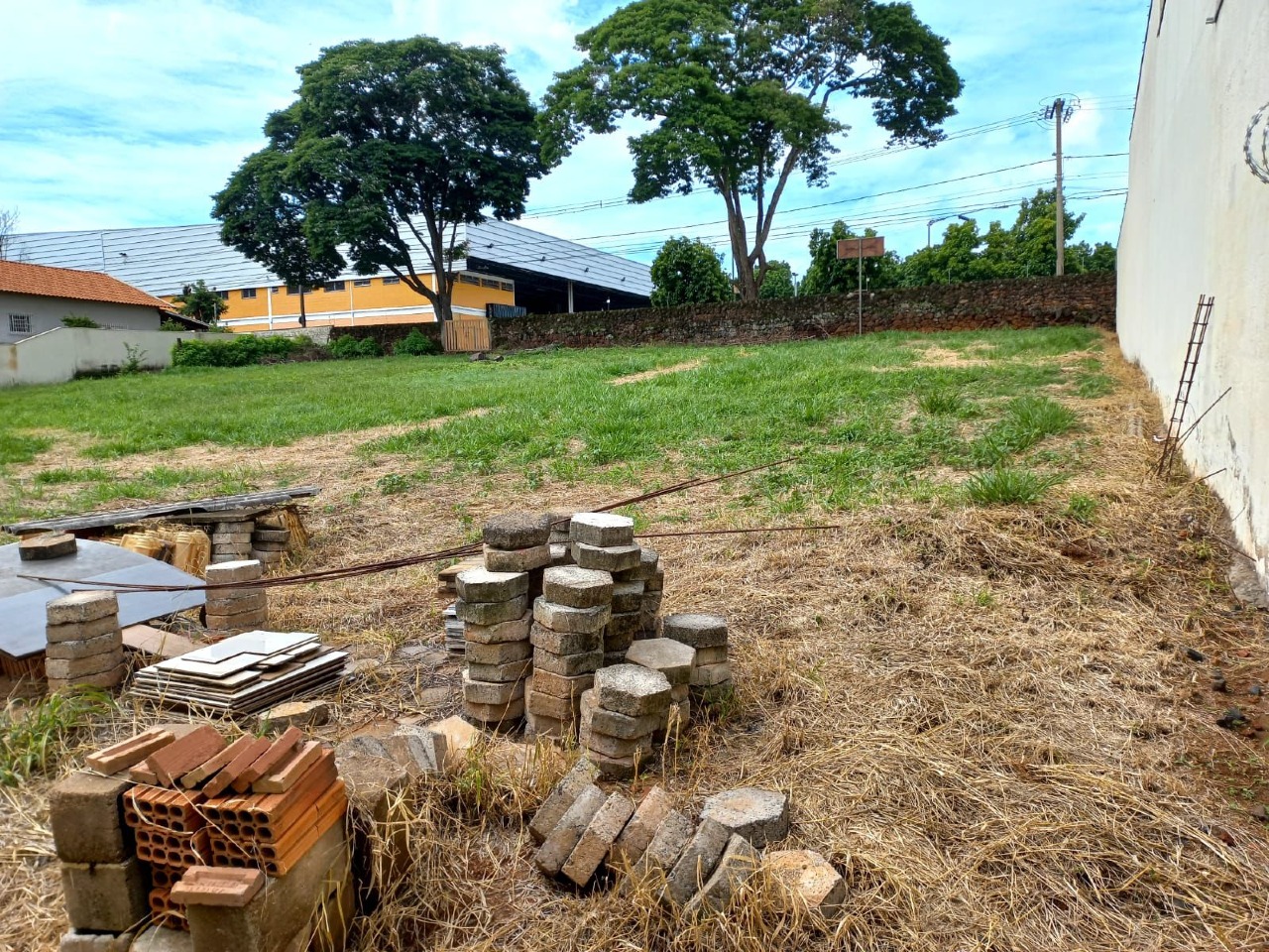 Terreno/Área à venda no Nossa Senhora da Abadia: 
