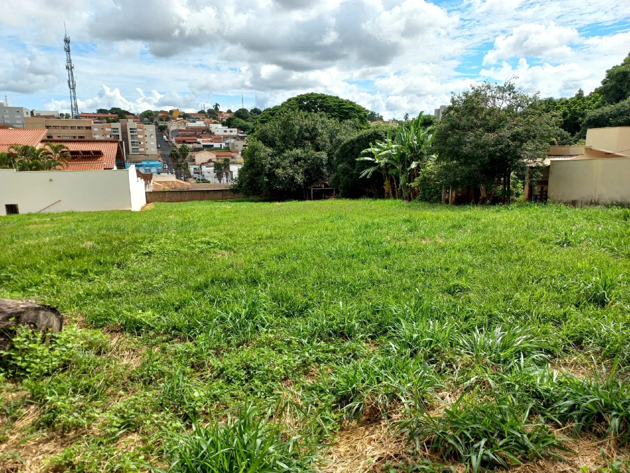 Terreno à venda no bairro Abadia