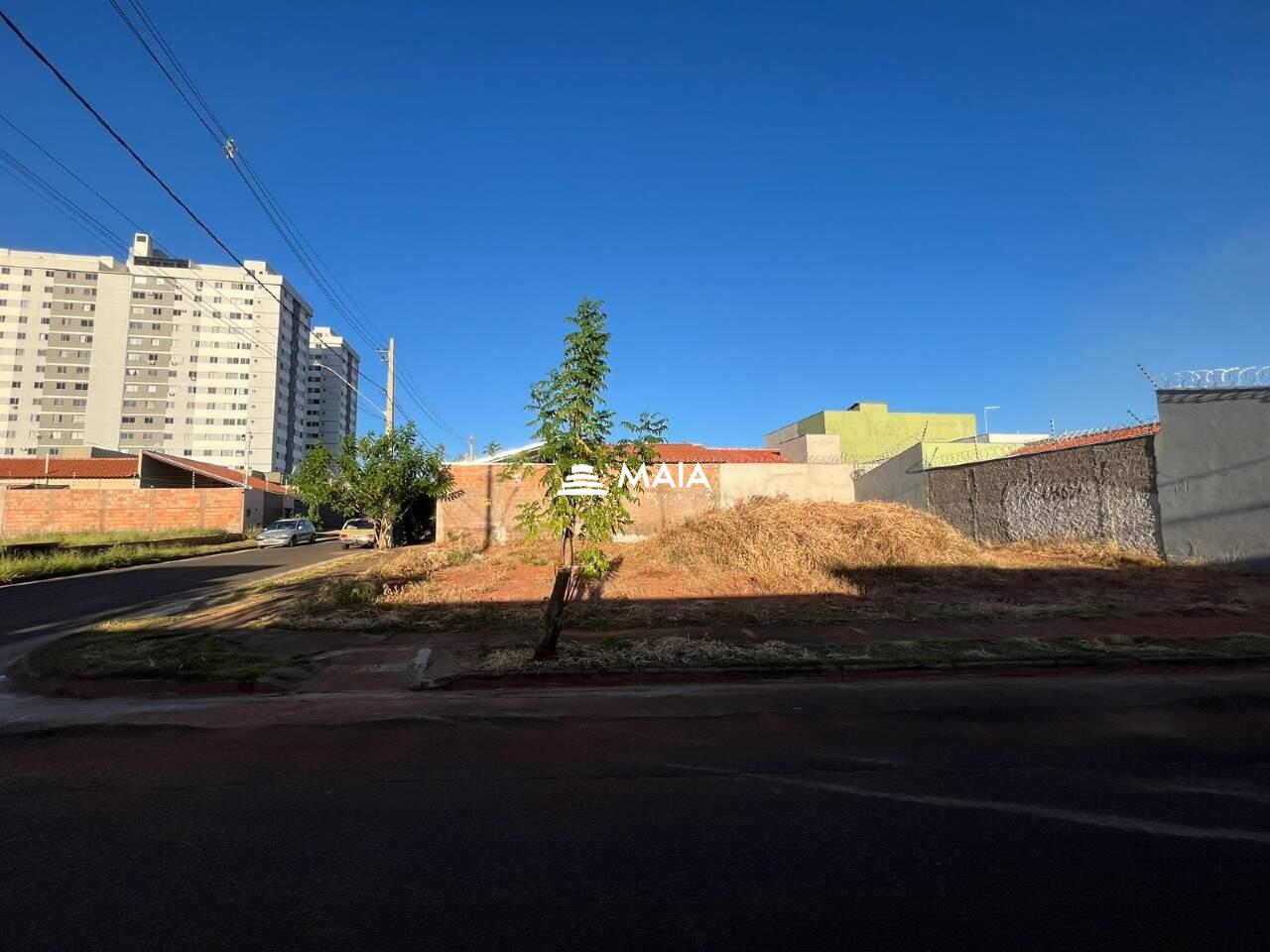 Terreno/Área à venda no Paraíso: 