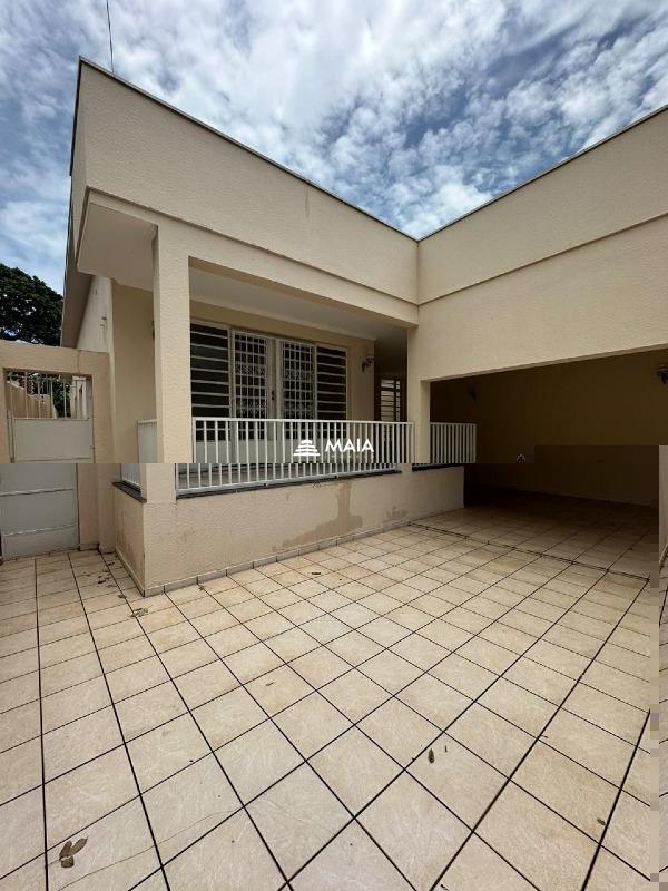 Casa à venda no bairro Abadia 