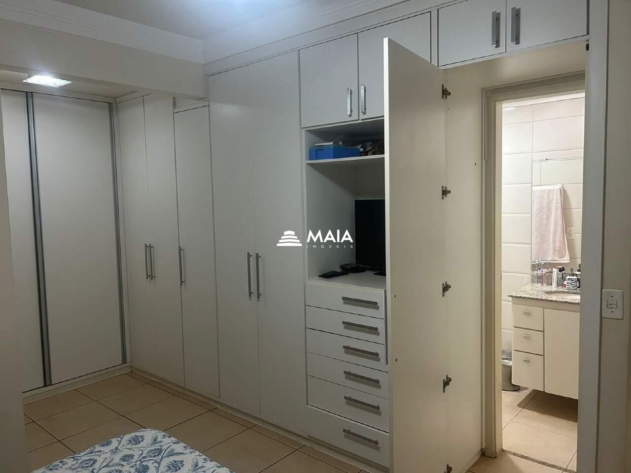 Apartamento à venda no Mercês: 