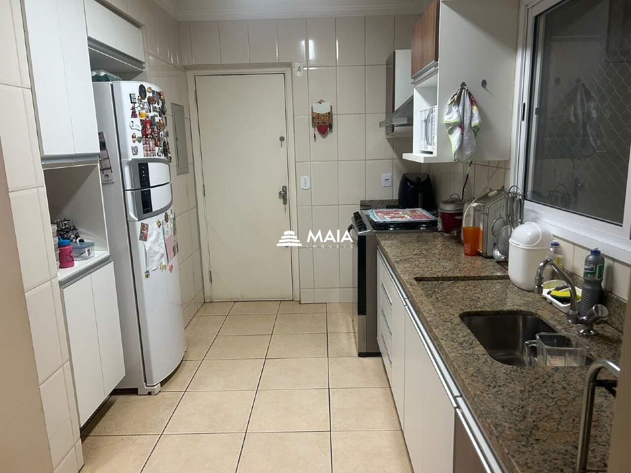 Apartamento à venda no Mercês: 