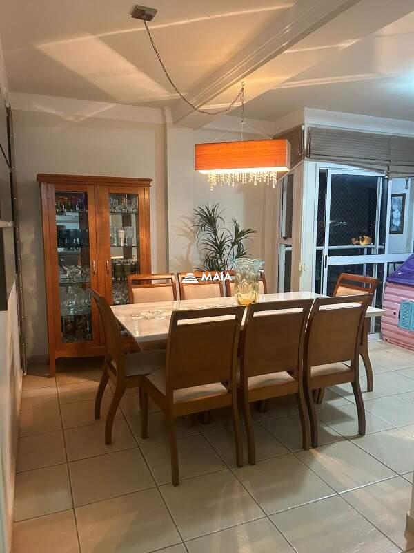 Apartamento à venda no Mercês: 