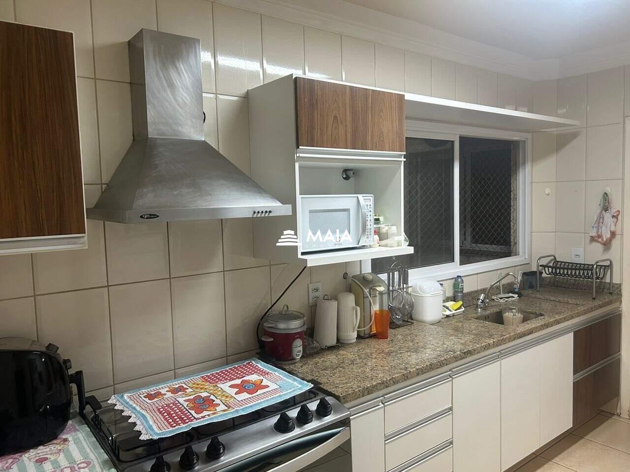 Apartamento à venda no Mercês: 