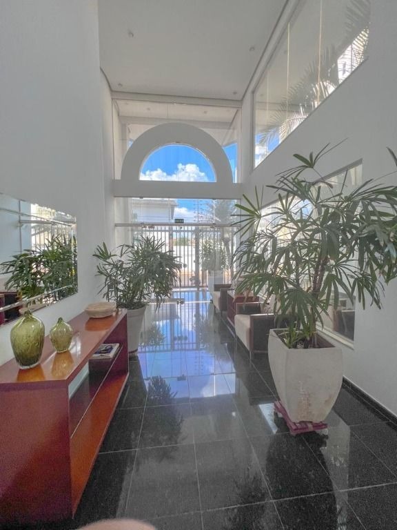 Apartamento à venda no Mercês: 