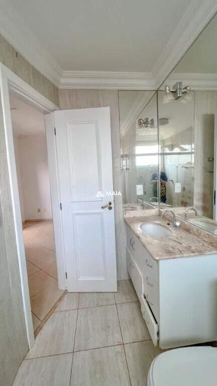 Apartamento à venda no Mercês: 