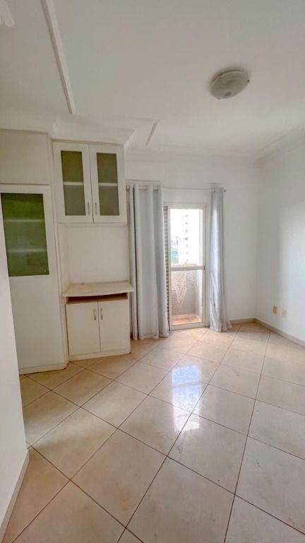 Apartamento à venda no Mercês: 