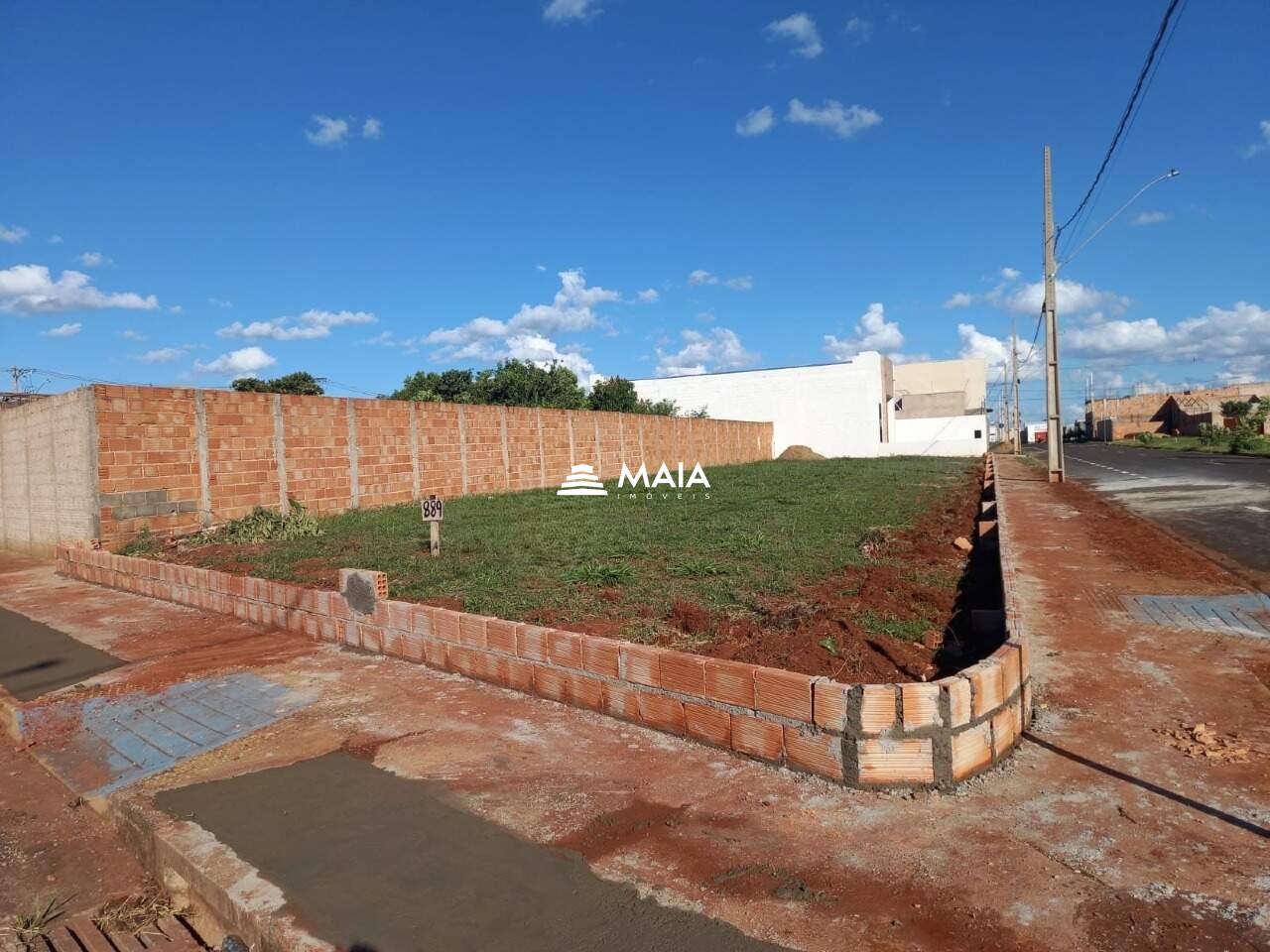 Terreno/Área à venda no Parque das Laranjeiras: 