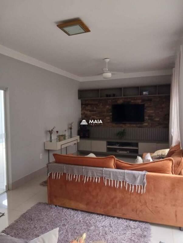 Casa à venda no Jardim Canadá: 