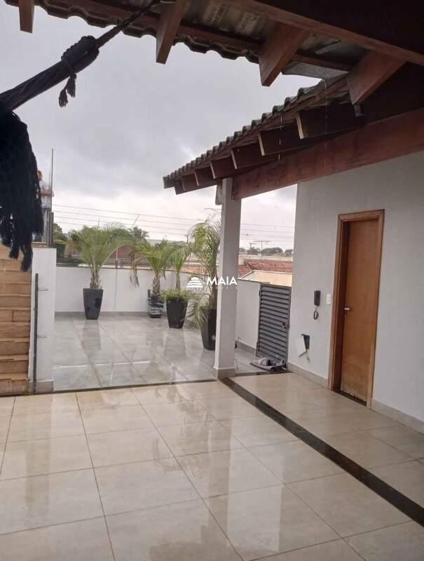 Casa à venda no Jardim Canadá: 