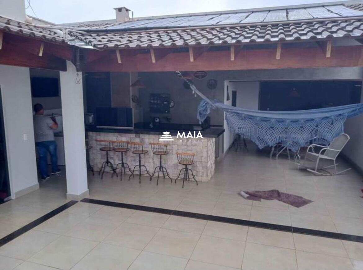 Casa à venda no Jardim Canadá: 