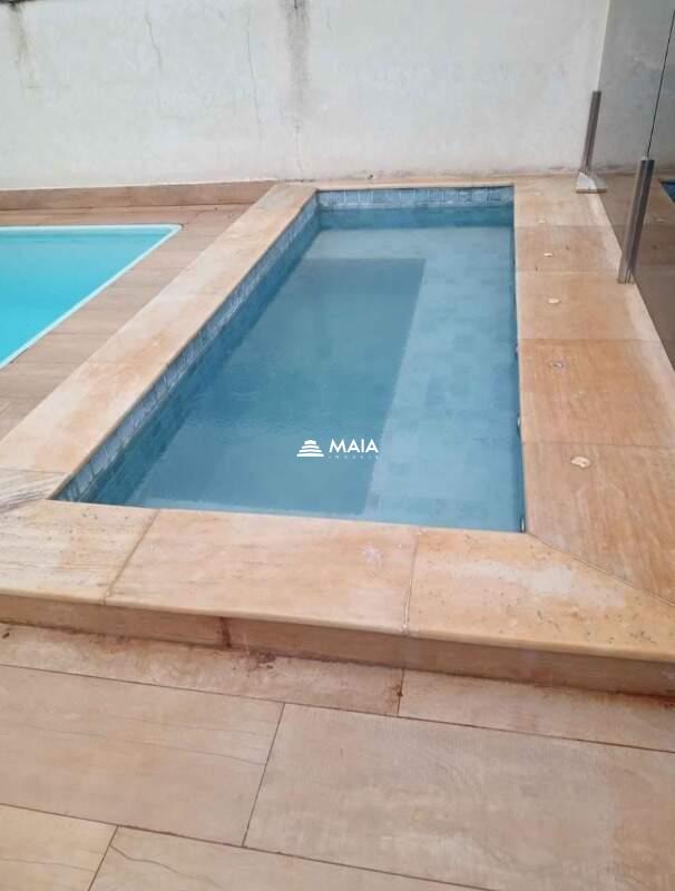 Casa à venda no Jardim Canadá: 