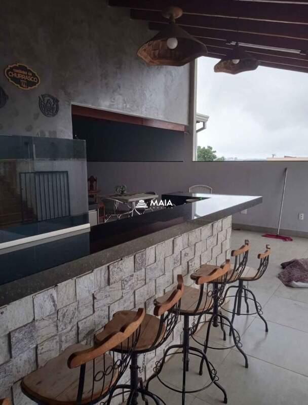 Casa à venda no Jardim Canadá: 