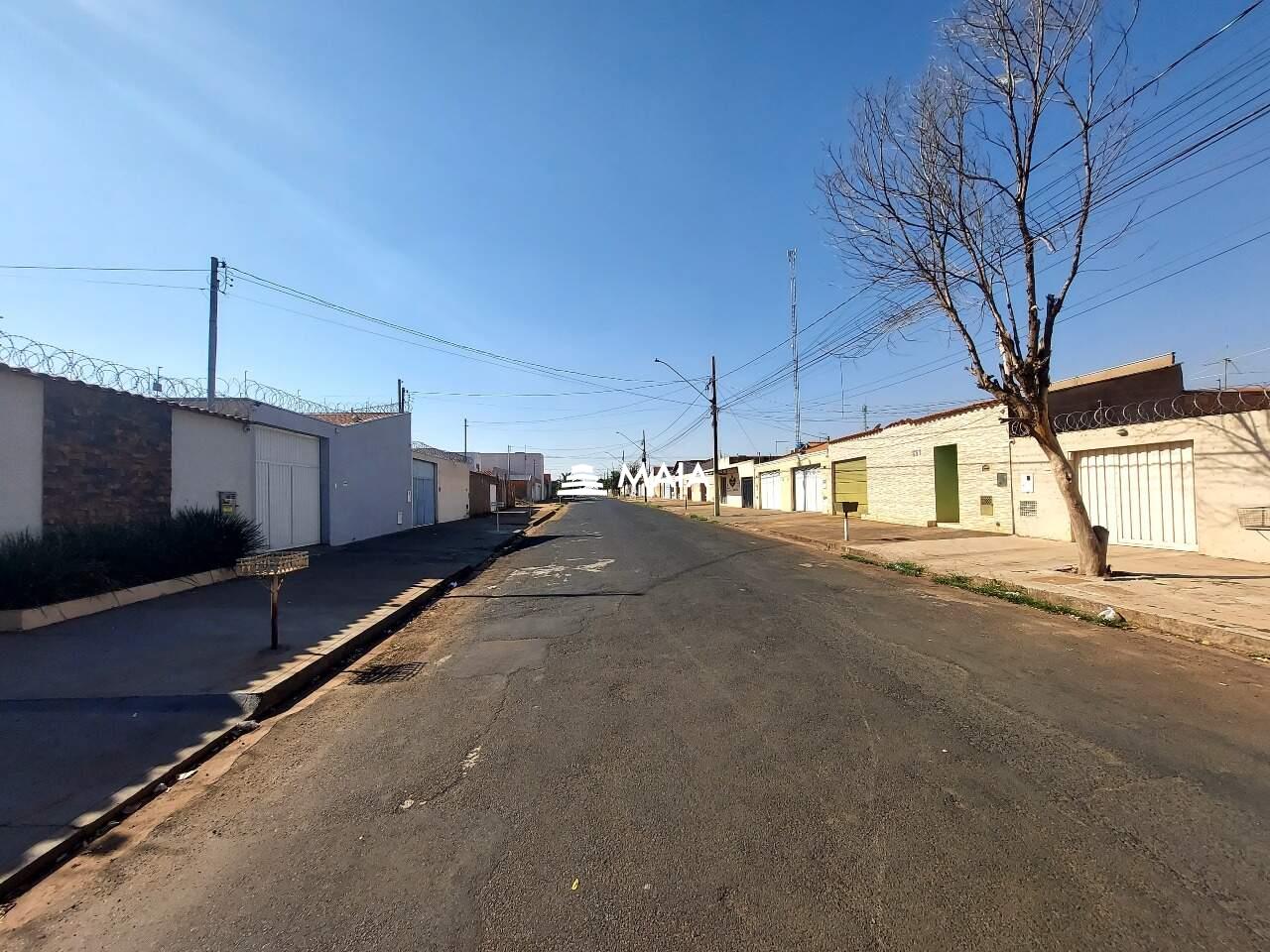 Terreno/Área à venda no Jardim Copacabana: 