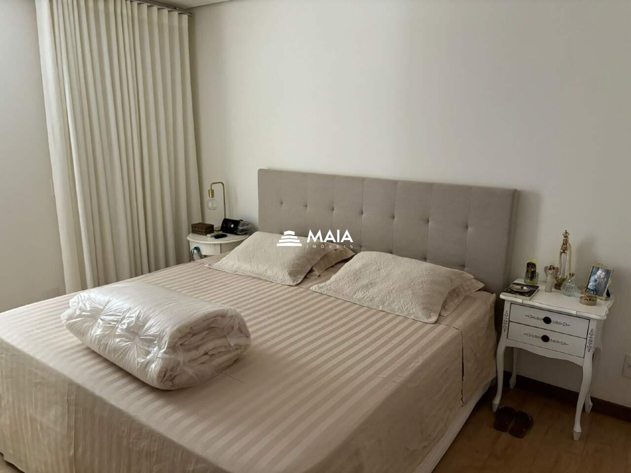 Apartamento à venda no Mercês: 