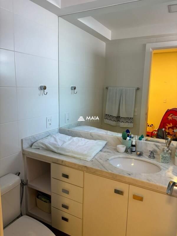 Apartamento à venda no Mercês: 