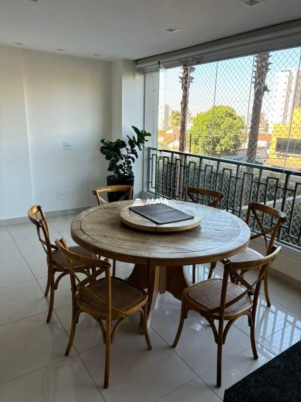 Apartamento à venda no Mercês: 