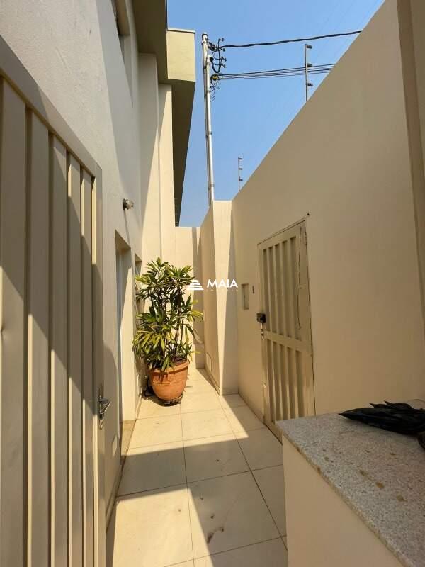 Casa à venda no Mercês: 