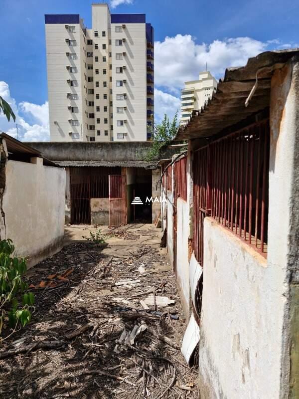 Terreno/Área à venda no Santa Maria: 