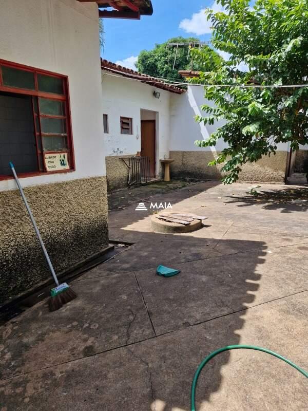 Terreno/Área à venda no Santa Maria: 