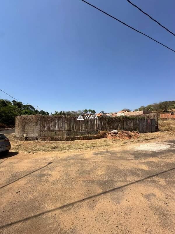 Terreno/Área à venda no Jardim Nenê Gomes: 