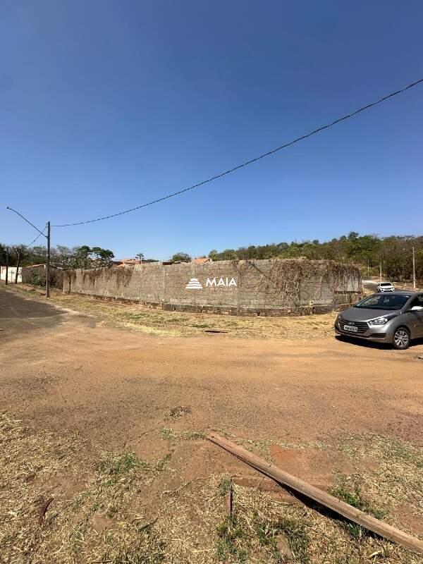 Terreno/Área à venda no Jardim Nenê Gomes: 